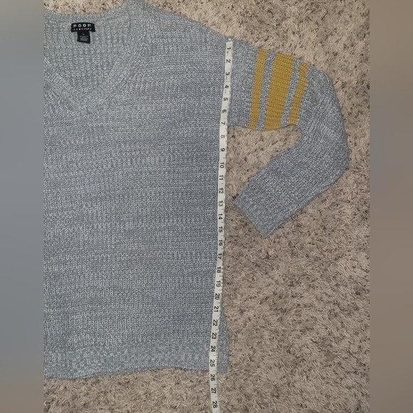 Poof New York V-Neck Sweater Women's Sz Lg - Picture 9 of 10